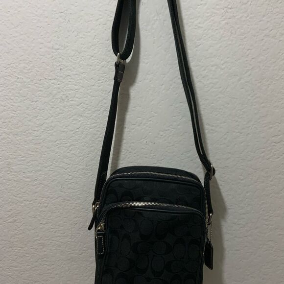 Vintage  COACH Signature 4270 Logo Canvas Camera/Flight Bag sling Black Rare - Picture 1 of 16